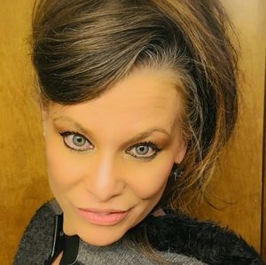 Meet your Posher, Jillian